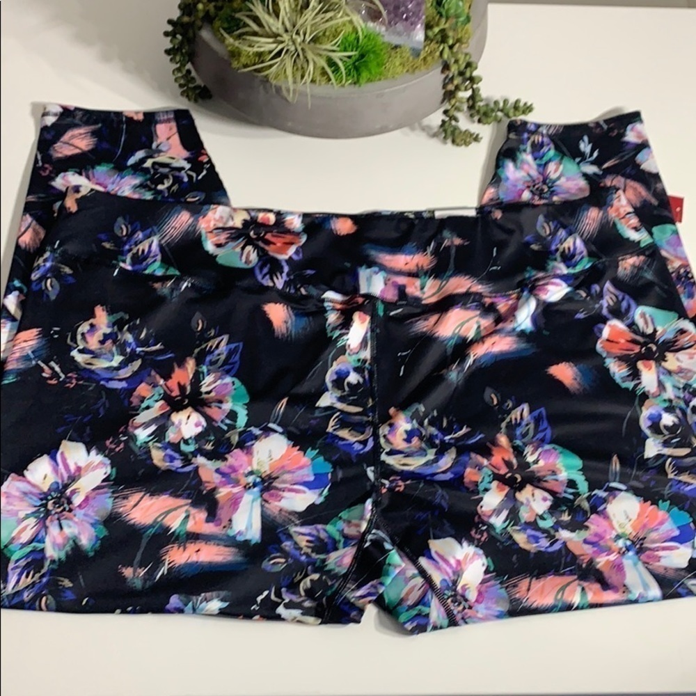 Avenue Activewear leisure Legging Black Floral plus size women’s 28 new